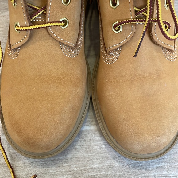TIMBERLAND UEC Boys Size 2 Classic Waterproof Boots Wheat Lace-up non-marking - Picture 12 of 12